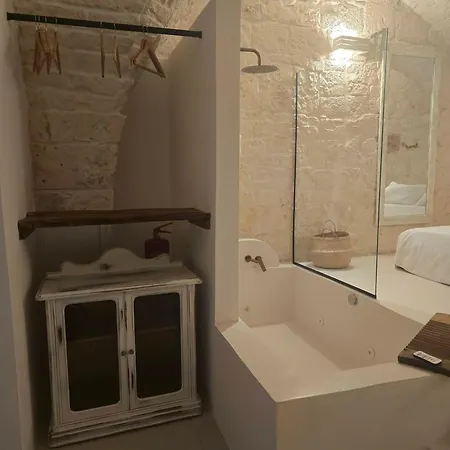 Amantia Suite Romantica Con Jacuzzi Privata Apartmán *
