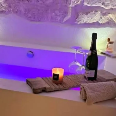 Amantia Romantica Con Jacuzzi Privata