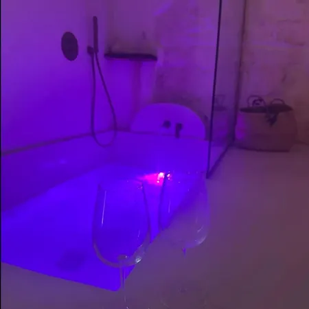 Amantia Romantica Con Jacuzzi Privata Ostuni